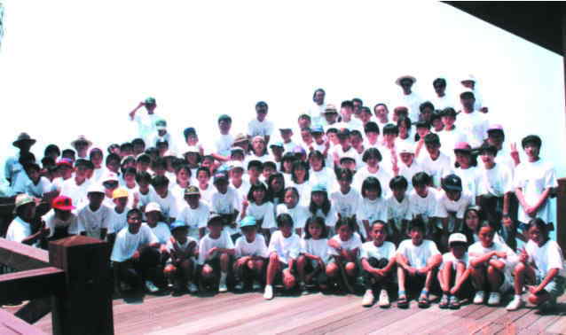 �����ȓ��̑傫�ȃC�x���g�ɐl�����ӂꑺ�c�̑D�̃s�X�g���^�s�ő�������ɂ��ǂ蒅������o�R�A�卪��ɂċL�O�B�e�ł����B