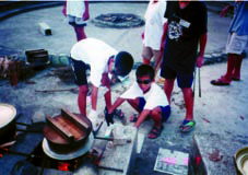 �������܂��̗������q�̓S�[�O������